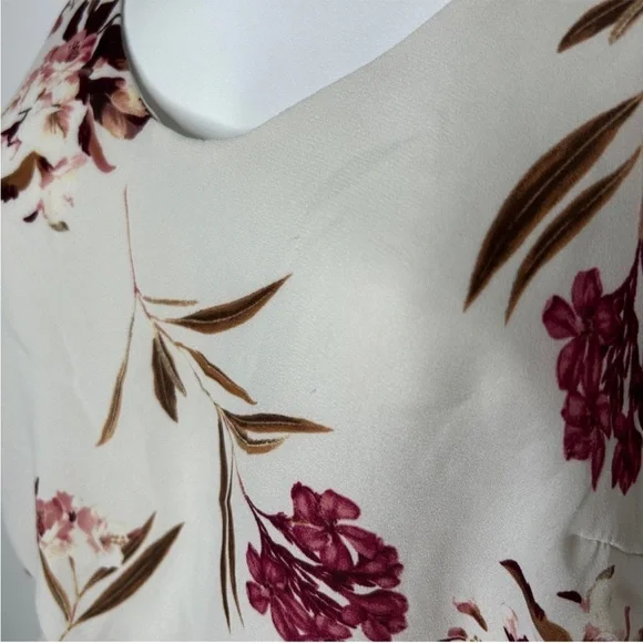 LUSH White Floral Sleeveless Shorts Romper Size XS Flowy Lightweight Feminine - Picture 3 of 7